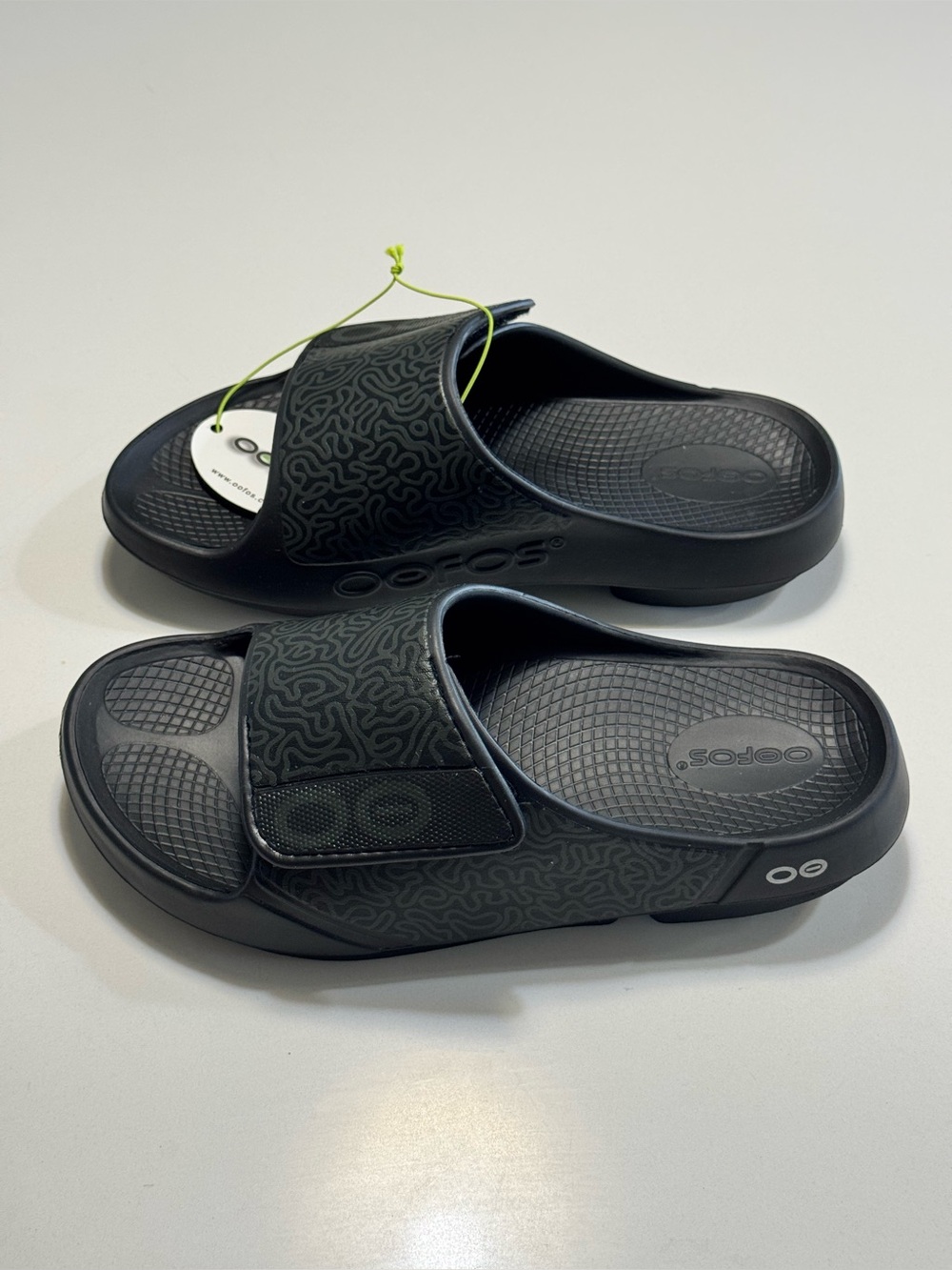 OOFOS OOAHH Sport Flex Limited Unisex Slides Size M 8 / W 10 Black Labyrinth NWT - Picture 2 of 8